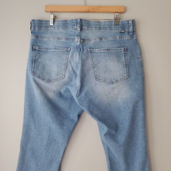 JAG Light Blue Distressed Carter Girfriend Jeans Womens 14W Inseam 28 - Picture 6 of 9